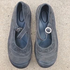 Keen Women's Flat Shoe 9.5
